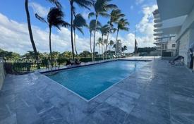 Condominio – Surfside, Florida, Estados Unidos. $599 000