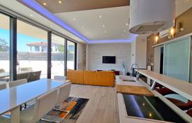 8 dormitorio casa de pueblo 380 m² en Primorje-Gorski Kotar County, Croacia. 930 000 €