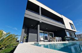 4 dormitorio casa de pueblo 270 m² en Medulin, Croacia. 1 390 000 €