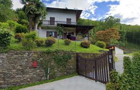 Casa de pueblo – Stresa, Piedmont, Italia. 390 000 €