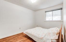 4 dormitorio adosado en Etobicoke, Canadá. C$1 006 000