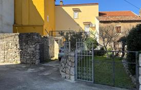 3 dormitorio chalet 90 m² en Omišalj, Croacia. 260 000 €