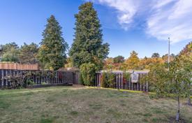 8 dormitorio casa de pueblo en Scarborough, Canadá. C$1 179 000