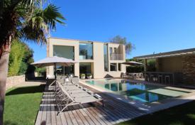 Villa – Saint-Tropez, Costa Azul, Francia. 9 200 €  por semana