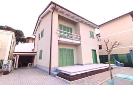 10 dormitorio villa en Pietrasanta, Italia. 1 600 000 €