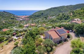 11 dormitorio villa en Savona, Italia. 845 000 €
