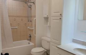 13 dormitorio adosado en North York, Canadá. C$1 539 000