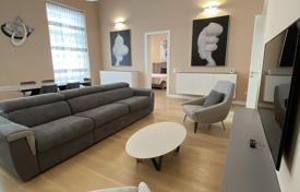 3 dormitorio piso 111 m² en District IX (Ferencváros), Hungría. 450 000 €