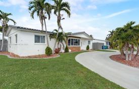 Casa de pueblo – Hialeah, Florida, Estados Unidos. $740 000