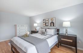 7 dormitorio casa de pueblo en Scarborough, Canadá. C$1 284 000