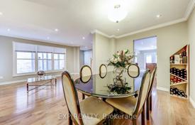 8 dormitorio casa de pueblo en Scarborough, Canadá. C$1 422 000