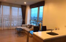 1-dormitorio apartamentos en condominio en Khlong Toei, Tailandia. $210 000