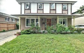 Casa de pueblo – Etobicoke, Toronto, Ontario,  Canadá. C$1 156 000