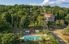 7 dormitorio villa 290 m² en Reggello, Italia. 980 000 €