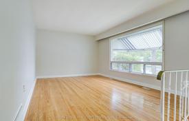 7 dormitorio casa de pueblo en Etobicoke, Canadá. C$1 262 000