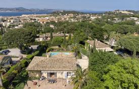 5 dormitorio villa en Saint-Tropez, Francia. 27 000 €  por semana