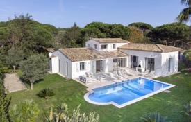 5 dormitorio villa en Saint-Tropez, Francia. 25 000 €  por semana