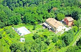 9 dormitorio villa 550 m² en Pontedera, Italia. 1 350 000 €