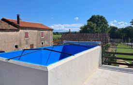 6 dormitorio casa de pueblo 252 m² en Višnjan, Croacia. 399 000 €