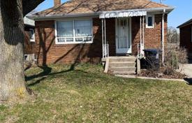 6 dormitorio casa de pueblo en York, Canadá. C$1 164 000