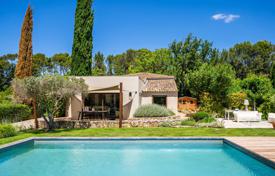 5 dormitorio chalet en Le Tholonet, Francia. 1 890 000 €