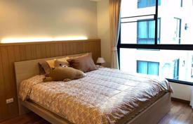 2-dormitorio apartamentos en condominio en Khlong Toei, Tailandia. $238 000