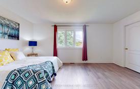 11 dormitorio casa de pueblo en Scarborough, Canadá. C$1 747 000