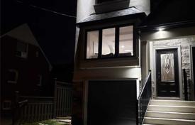 3 dormitorio adosado en Etobicoke, Canadá. C$1 634 000