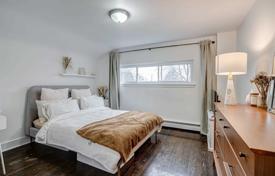 7 dormitorio casa de pueblo en Etobicoke, Canadá. C$1 184 000