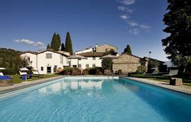 Villa – Rufina, Toscana, Italia. 1 950 000 €