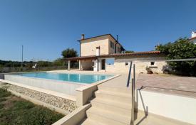 4 dormitorio casa de pueblo 230 m² en Barban, Croacia. 1 290 000 €