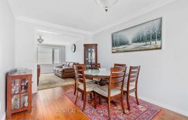 8 dormitorio adosado en North York, Canadá. C$1 877 000