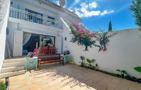 3 dormitorio adosado 210 m² en Marbella, España. 950 000 €