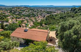 5 dormitorio villa en Hyères, Francia. 1 095 000 €