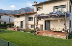 8 dormitorio villa 220 m² en Pietrasanta, Italia. 1 200 000 €