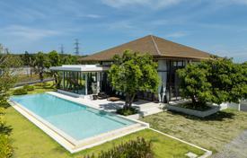 New residential complex with villas en Mueang Phuket, Tailandia. de $678 000