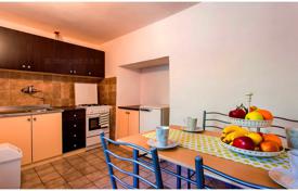 8 dormitorio casa de pueblo 223 m² en Primorje-Gorski Kotar County, Croacia. 390 000 €