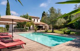 6 dormitorio villa en Vallauris, Francia. 2 350 000 €