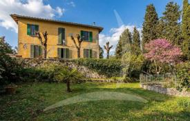 Terreno en Bucine, Italia. 790 000 €
