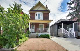 Casa de pueblo – York, Toronto, Ontario,  Canadá. C$1 689 000