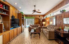 4 dormitorio casa de pueblo 381 m² en Miami, Estados Unidos. $1 850 000