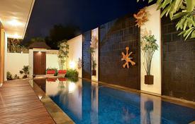 Villa – Kerobokan Kelod, Badung, Indonesia. 1 840 €  por semana