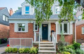Casa de pueblo – Etobicoke, Toronto, Ontario,  Canadá. C$1 055 000