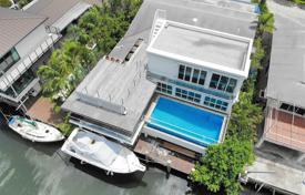 10 dormitorio villa 532 m² en Miami, Estados Unidos. 3 033 000 €
