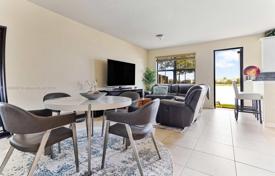Casa de pueblo – Pompano Beach, Florida, Estados Unidos. $640 000