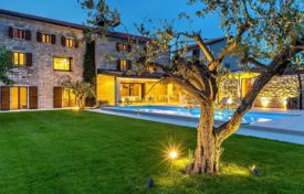 4 dormitorio casa de pueblo 300 m² en Brtonigla, Croacia. 1 100 000 €