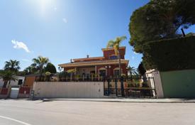 8 dormitorio villa 734 m² en Orihuela Costa, España. 1 500 000 €