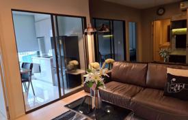 1-dormitorio apartamentos en condominio en Khlong Toei, Tailandia. $129 000