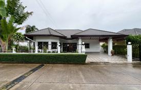 3 dormitorio casa de pueblo 141 m² en Chonburi, Tailandia. $223 000
