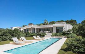 Villa con 4 dormitorios a poca distancia andando de tiendas y restaurantes en Javea. Jardín en parcela privada 1741 m² con piscina.. 1 480 000 €